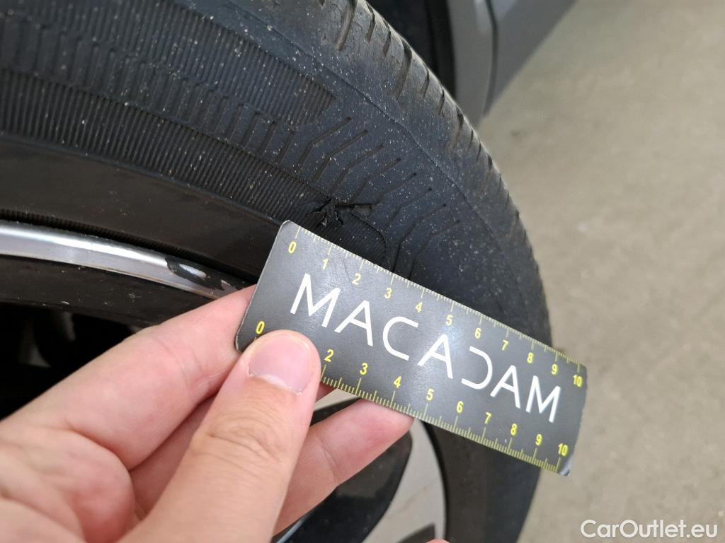  Renault  Captur RENAULT  / 2017 / 5P / Crossover Intens TCe 150 FAP #10