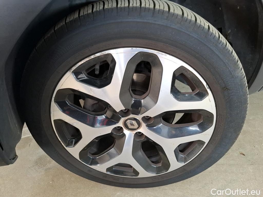  Renault  Captur RENAULT  / 2017 / 5P / Crossover Intens TCe 150 FAP #17