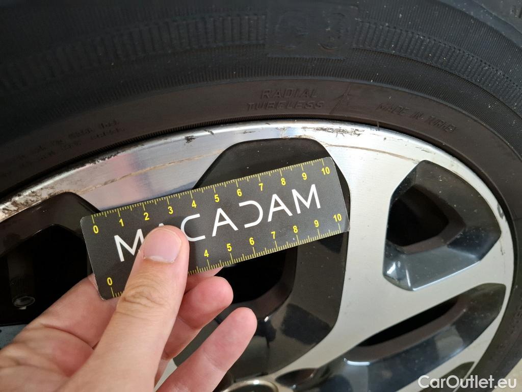  Renault  Captur RENAULT  / 2017 / 5P / Crossover Intens TCe 150 FAP #18