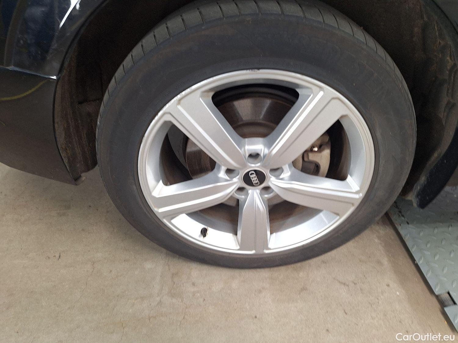  Audi  E-TRON Audi,  '19 BEV, Audi  55 Quattro S-Line 5d #5