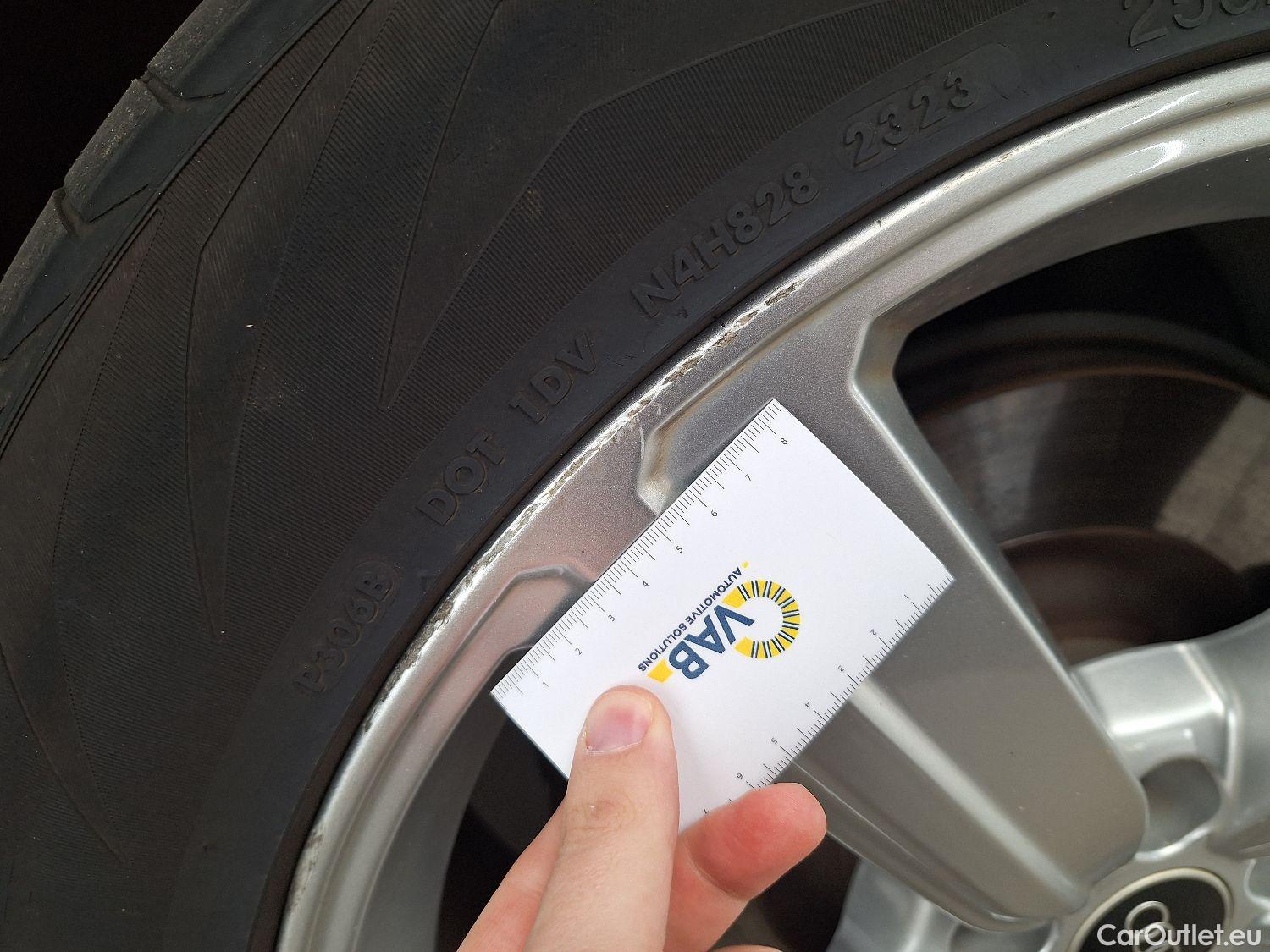  Audi  E-TRON Audi,  '19 BEV, Audi  55 Quattro S-Line 5d #6