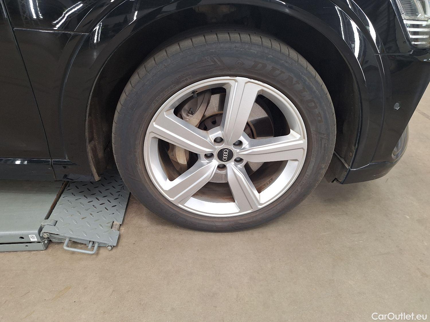  Audi  E-TRON Audi,  '19 BEV, Audi  55 Quattro S-Line 5d #3