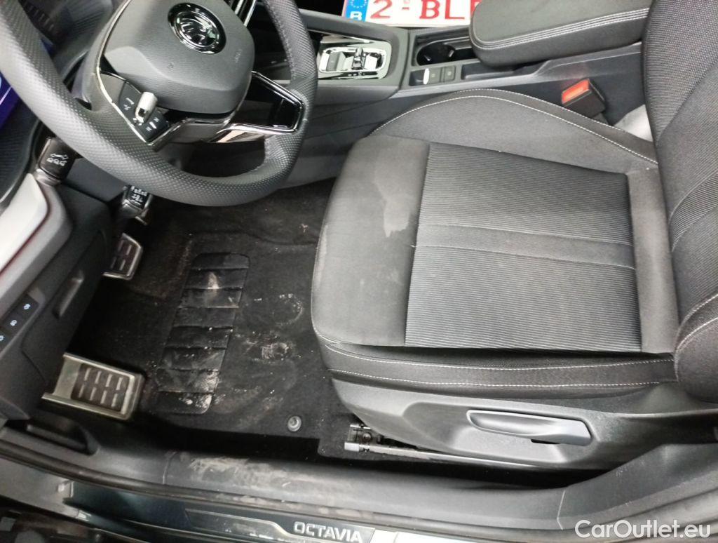 Skoda  Octavia Skoda  Combi 2.0 CRTDI 85kW DSG7 Clever+ 5d #103