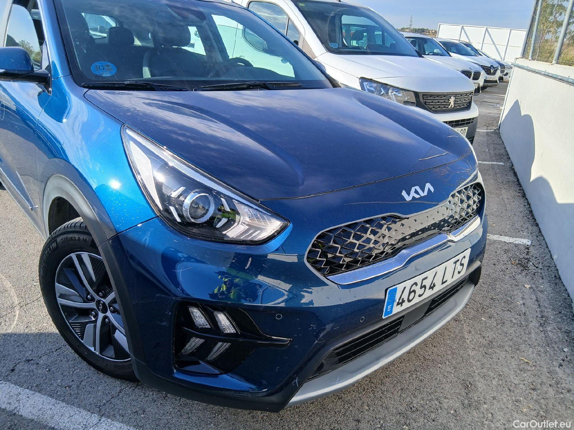 KIA  Niro KIA  / 2019 / 5P / crossover 1.6 GDi PHEV 104kW (141CV) Drive #9