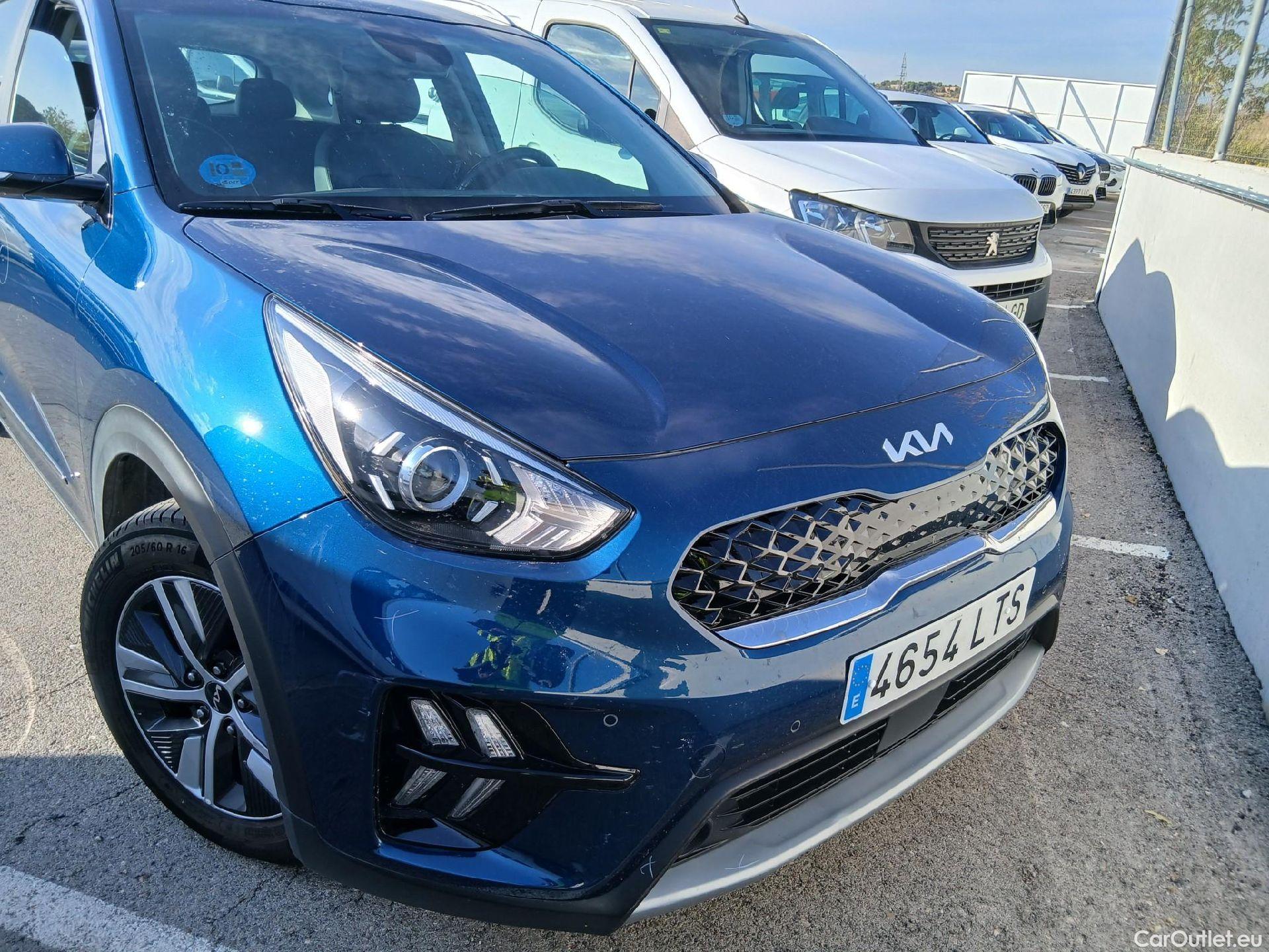 KIA  Niro KIA  / 2019 / 5P / crossover 1.6 GDi PHEV 104kW (141CV) Drive #10