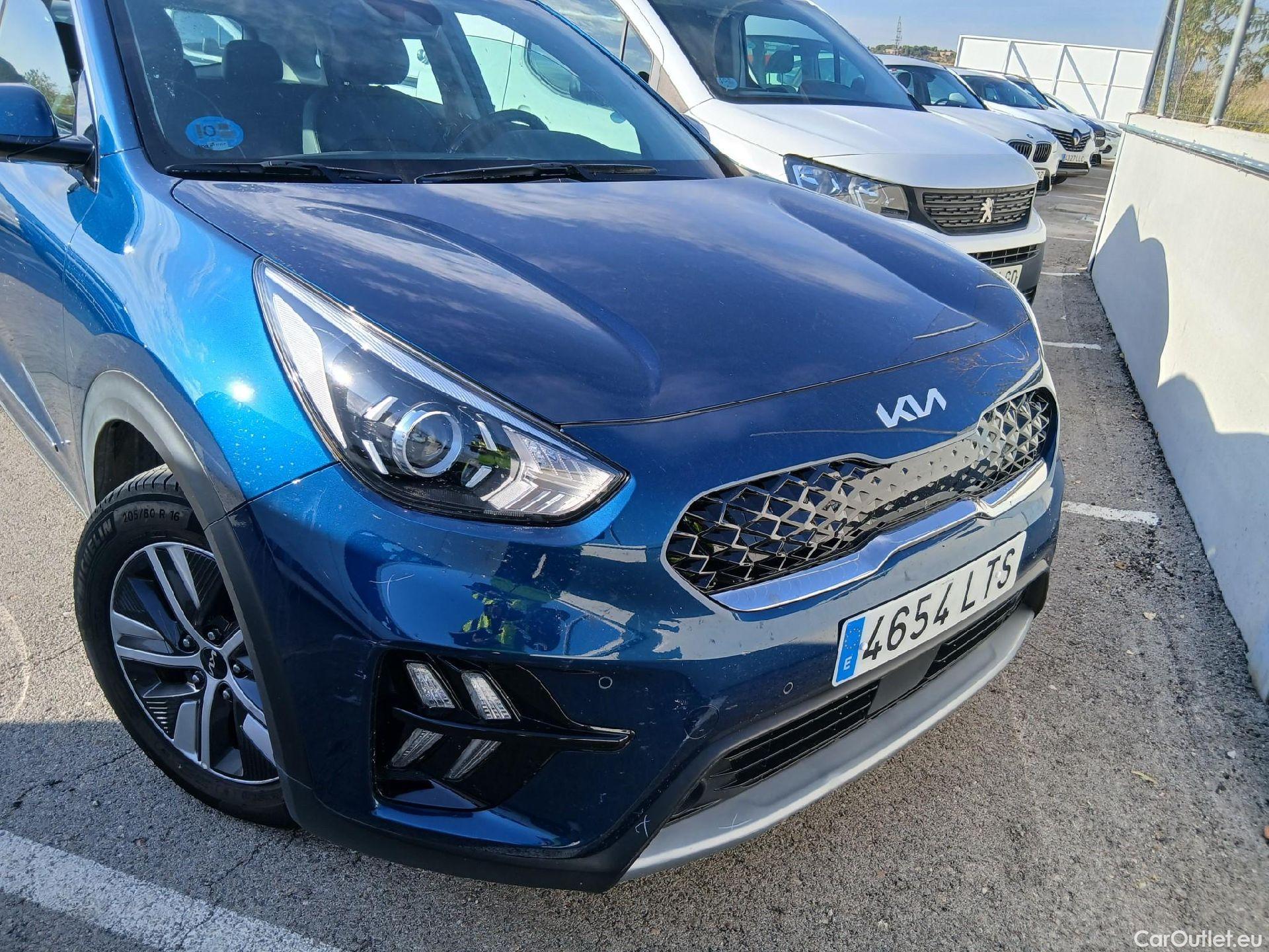 KIA  Niro KIA  / 2019 / 5P / crossover 1.6 GDi PHEV 104kW (141CV) Drive #6