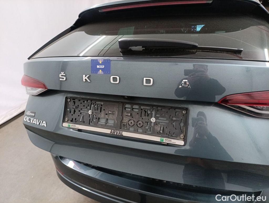 Skoda  Octavia Skoda  Combi 2.0 CRTDI 85kW DSG7 Clever+ 5d #25