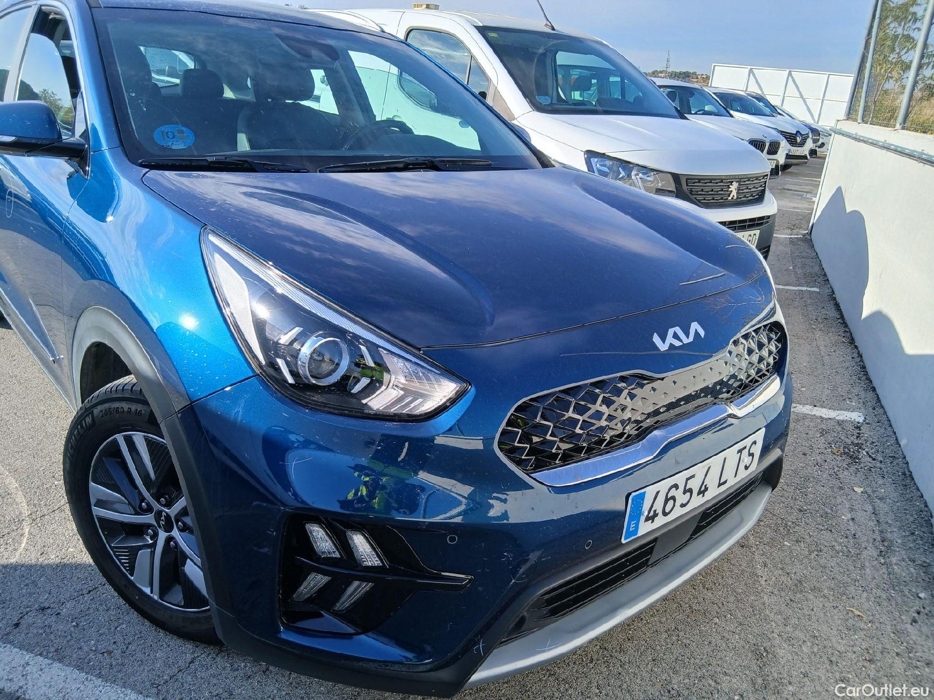 KIA  Niro KIA  / 2019 / 5P / crossover 1.6 GDi PHEV 104kW (141CV) Drive #13