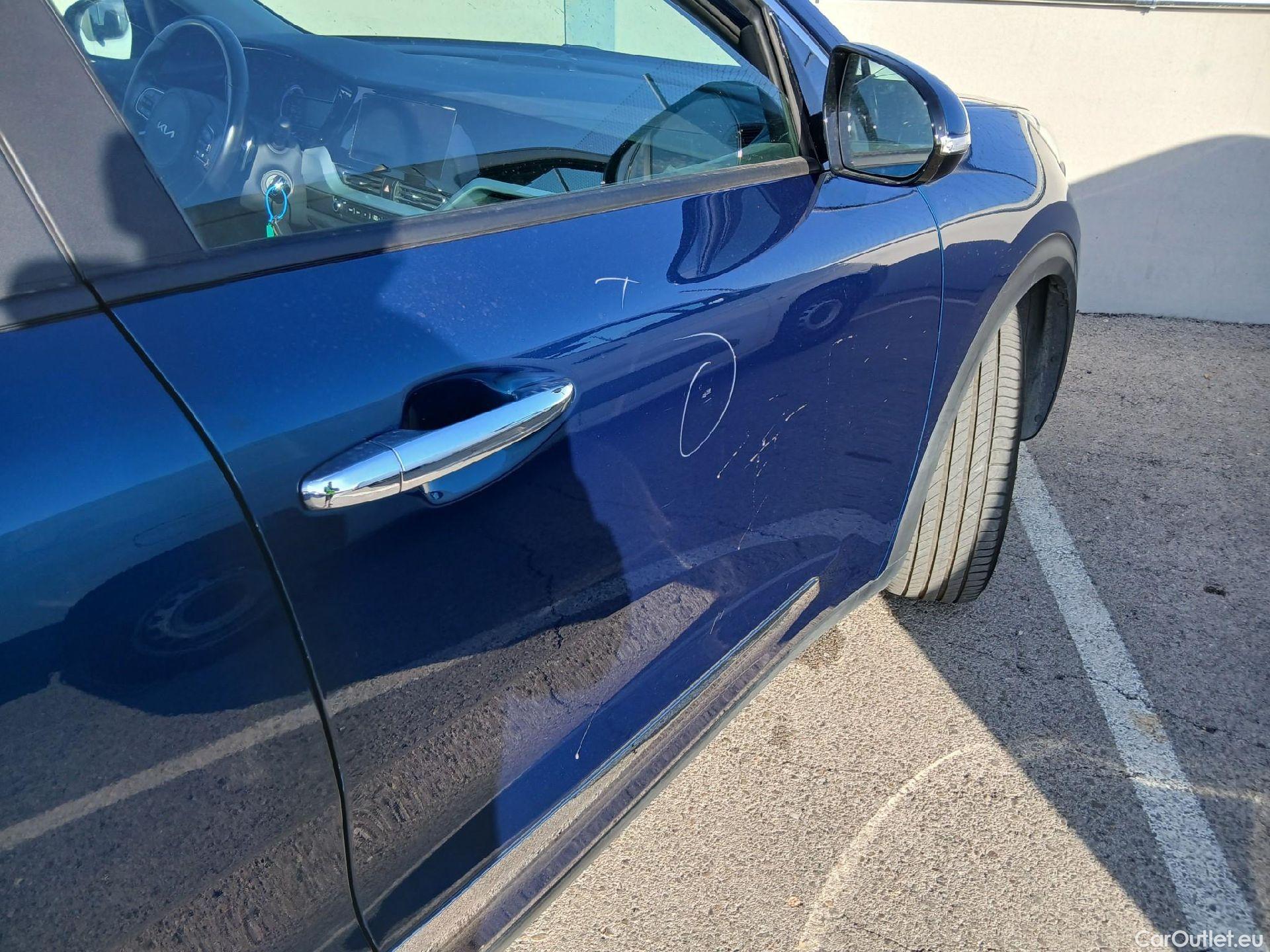 KIA  Niro KIA  / 2019 / 5P / crossover 1.6 GDi PHEV 104kW (141CV) Drive #27