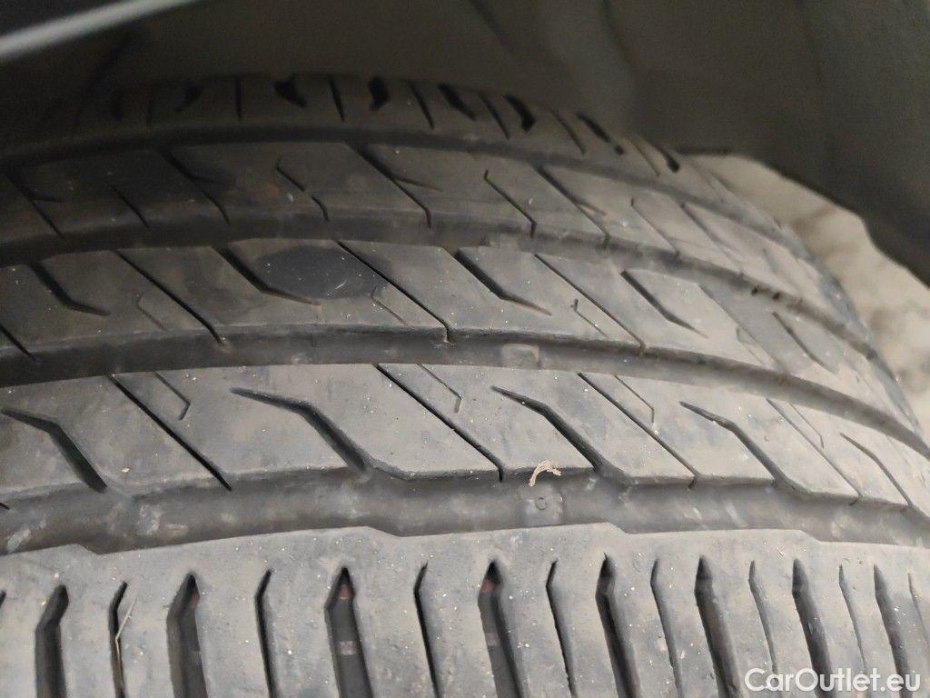 Peugeot  308 Peugeot  SW 1.5 BlueHDi 130 S&S EAT8 GT Pack 5d #16