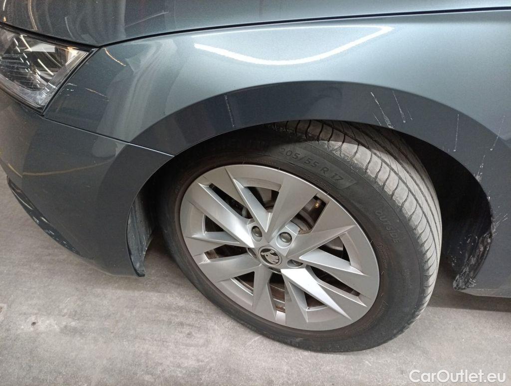 Skoda  Octavia Skoda  Combi 2.0 CRTDI 85kW DSG7 Clever+ 5d #85