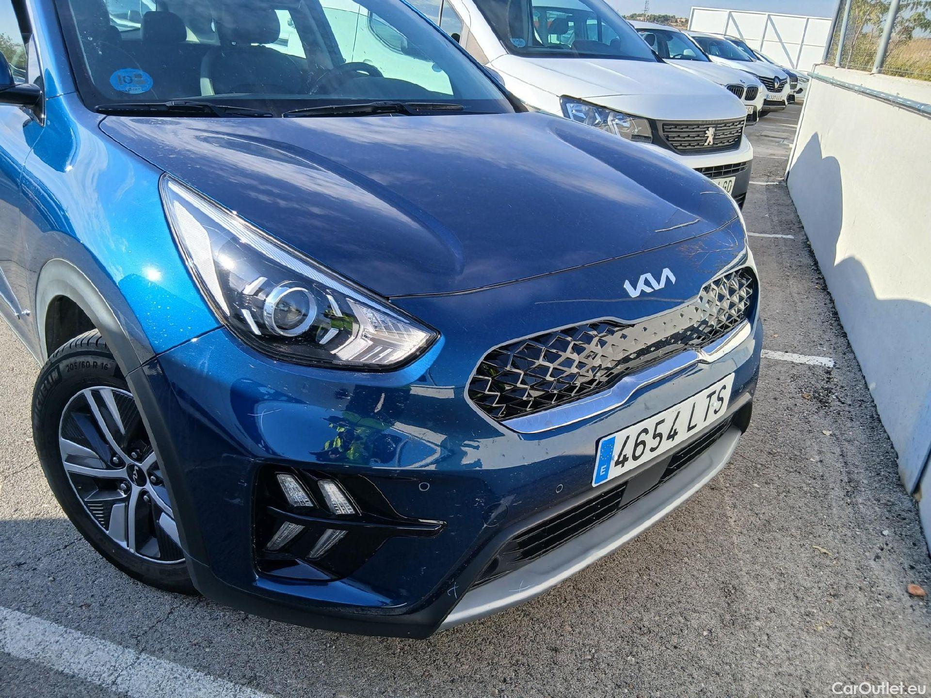 KIA  Niro KIA  / 2019 / 5P / crossover 1.6 GDi PHEV 104kW (141CV) Drive #5
