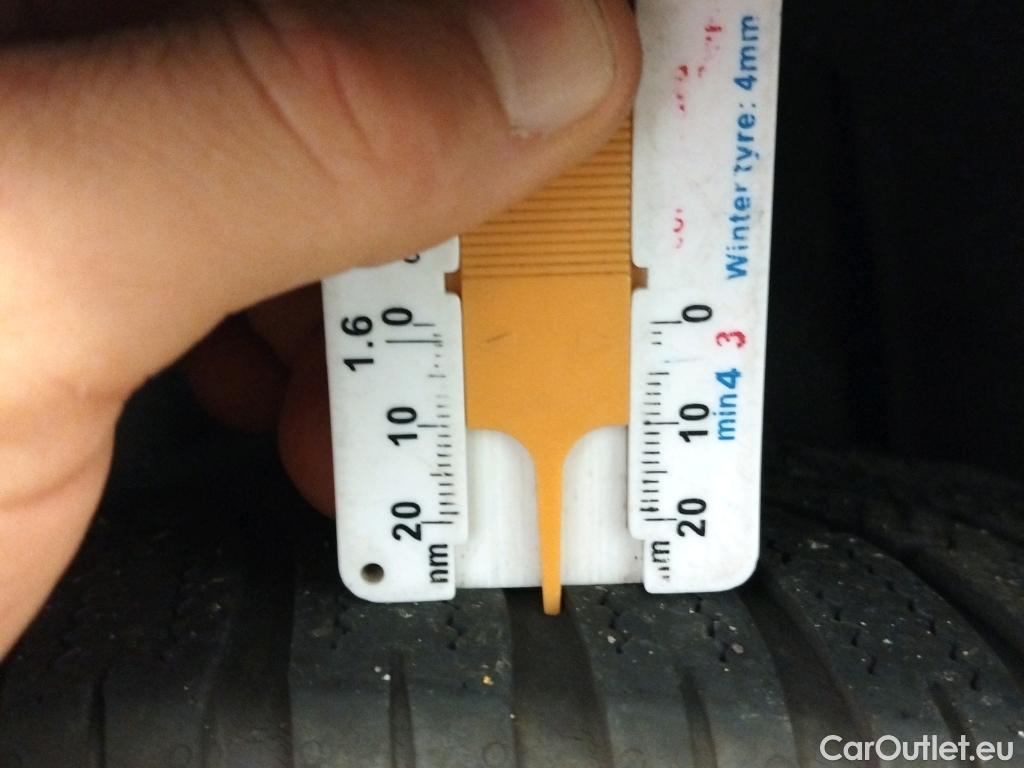 Volkswagen  Golf  VOLKSWAGEN / 2016 / 5P / familiar Last Edition 1.5 TSI 96kW(130CV) Variant #24