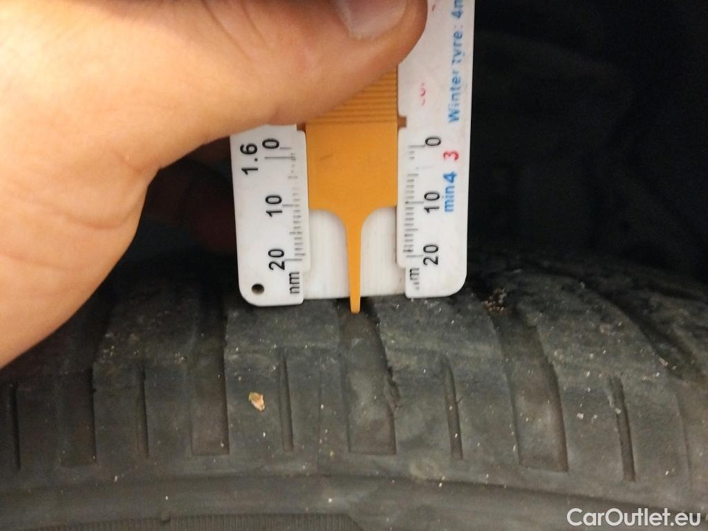 Volkswagen  Golf  VOLKSWAGEN / 2016 / 5P / familiar Last Edition 1.5 TSI 96kW(130CV) Variant #16