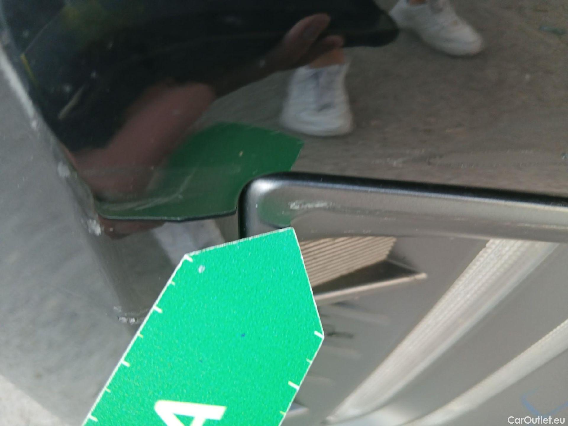 Hyundai   Ioniq HYUNDAI / 2019 / 5P / berlina con portón 1.6 GDI HEV Tecno DCT #15