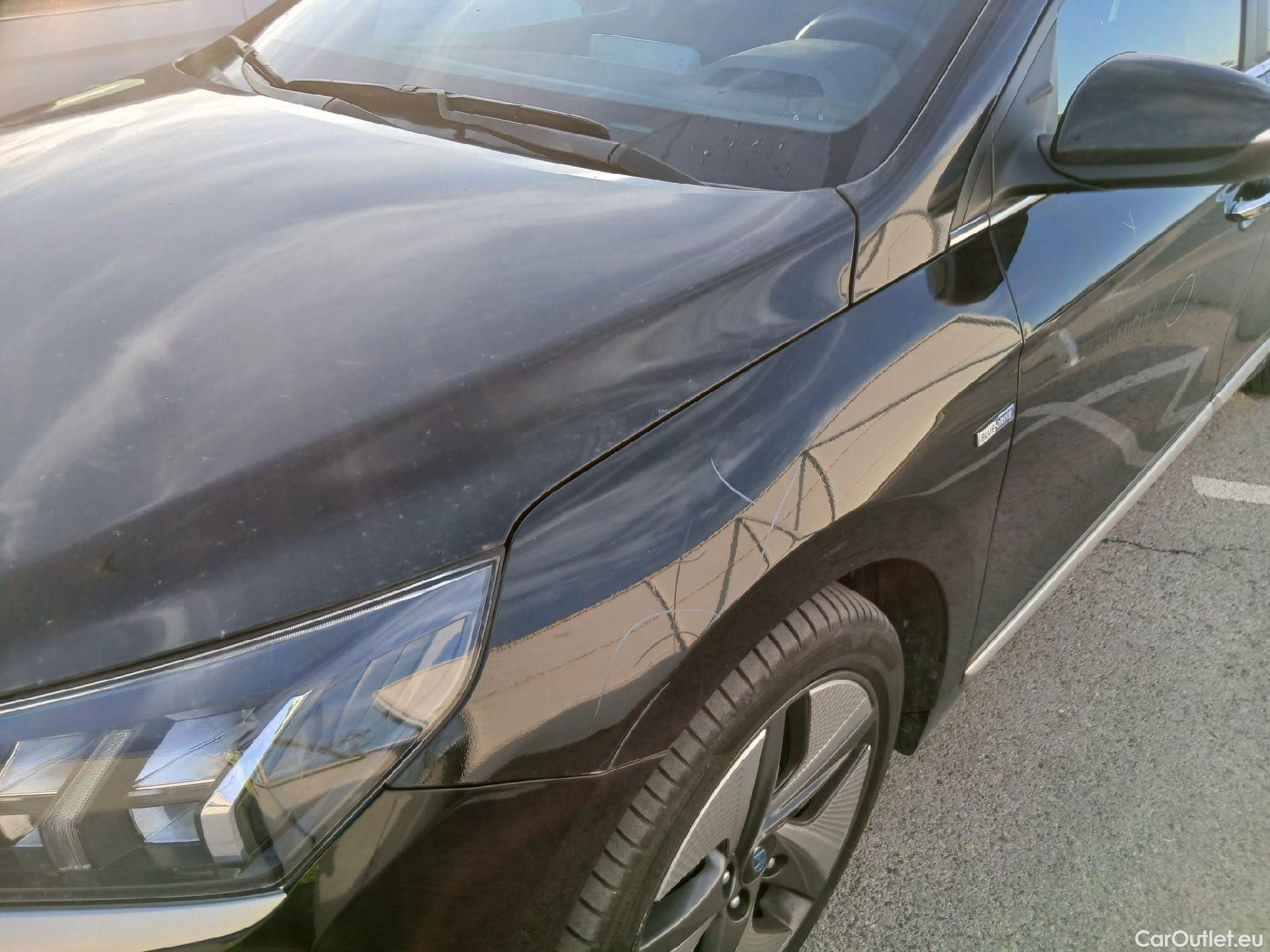 Hyundai   Ioniq HYUNDAI / 2019 / 5P / berlina con portón 1.6 GDI HEV Tecno DCT #19