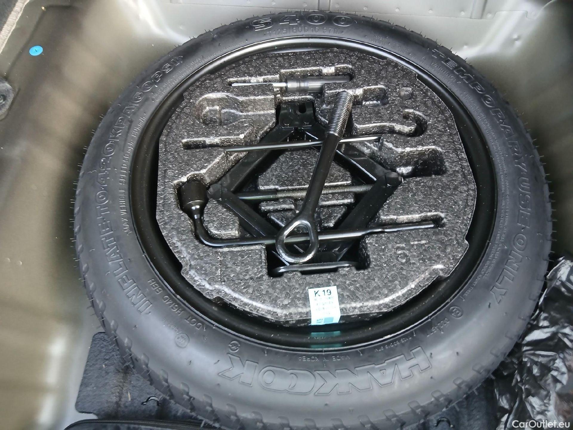 Hyundai   Ioniq HYUNDAI / 2019 / 5P / berlina con portón 1.6 GDI HEV Tecno DCT #15