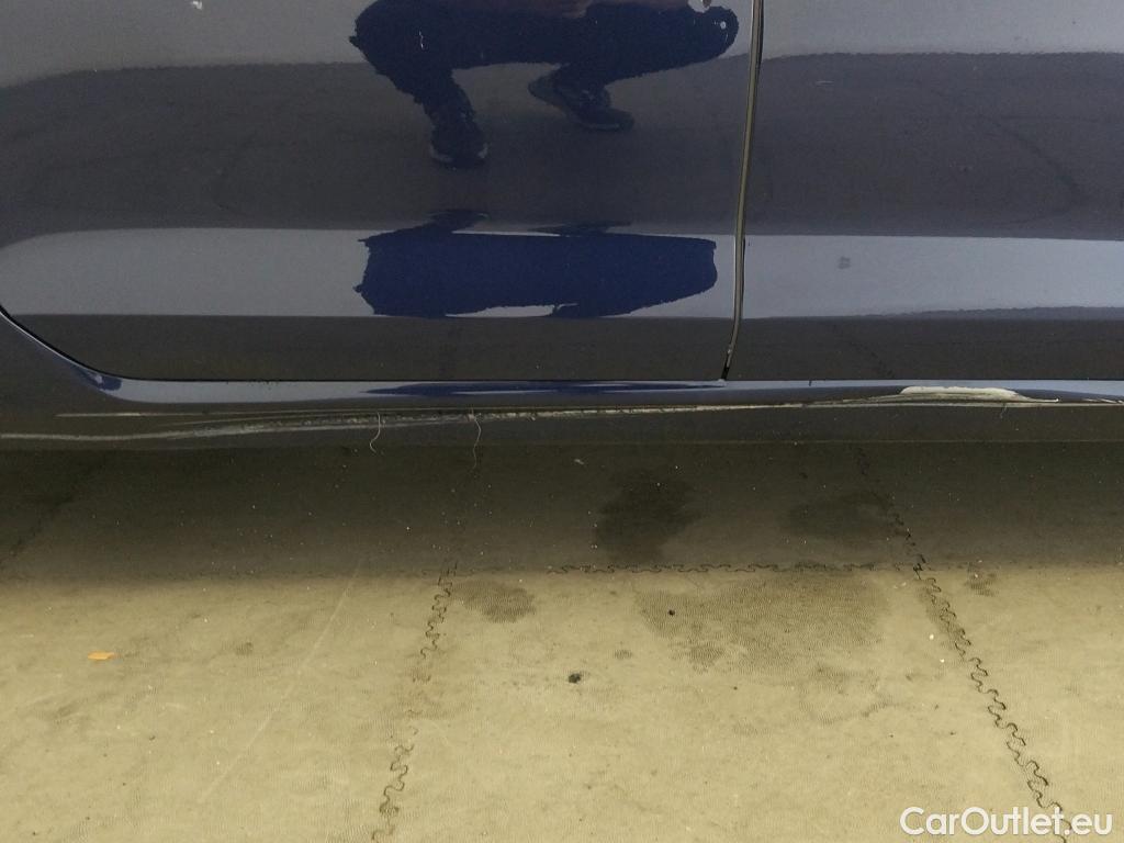 Volkswagen  Golf  VOLKSWAGEN / 2016 / 5P / familiar Last Edition 1.5 TSI 96kW(130CV) Variant #3