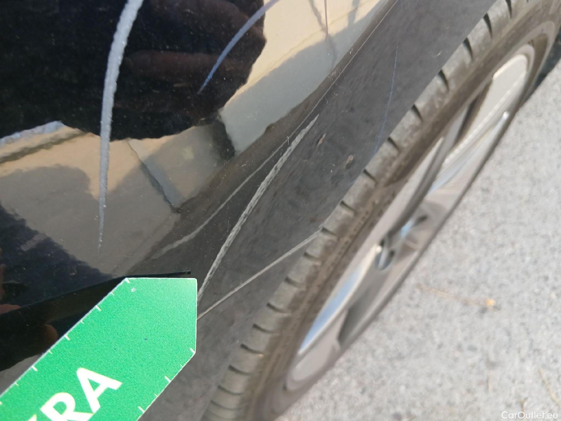 Hyundai   Ioniq HYUNDAI / 2019 / 5P / berlina con portón 1.6 GDI HEV Tecno DCT #20