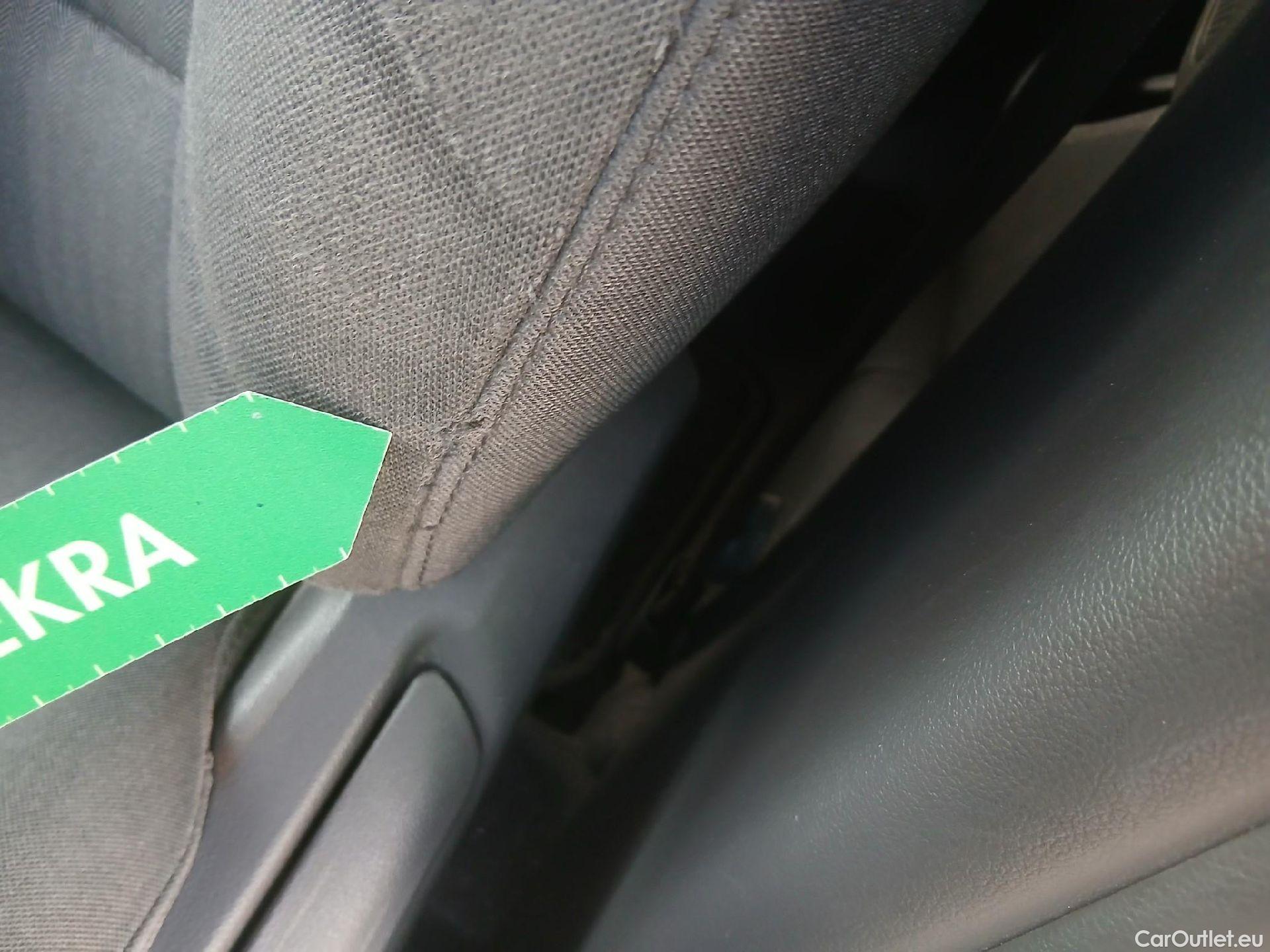 Hyundai   Ioniq HYUNDAI / 2019 / 5P / berlina con portón 1.6 GDI HEV Tecno DCT #42