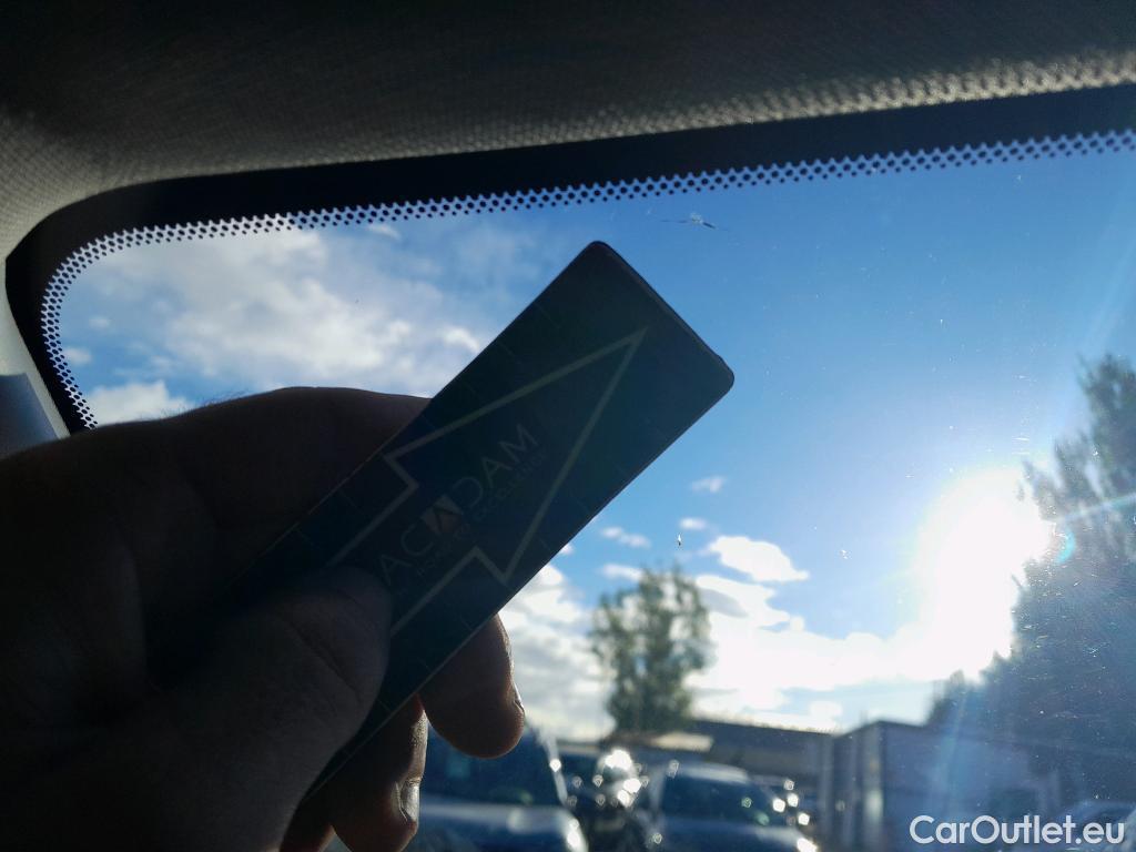 Toyota  RAV4 TOYOTA  / 2018 / 5P / todoterreno 2.5l 220H Luxury #2