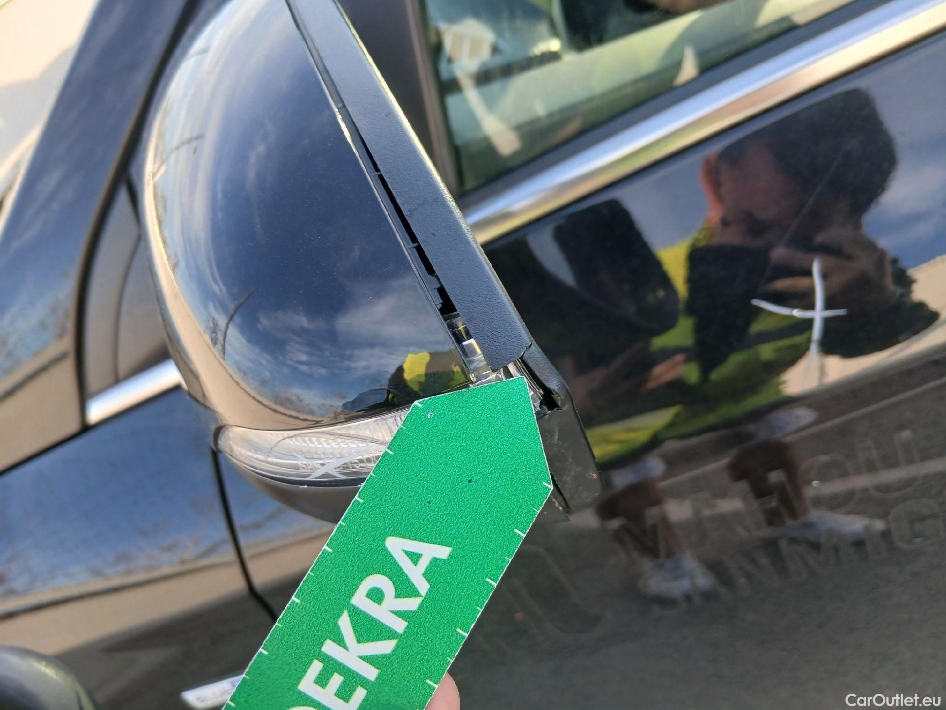 Hyundai   Ioniq HYUNDAI / 2019 / 5P / berlina con portón 1.6 GDI HEV Tecno DCT #23