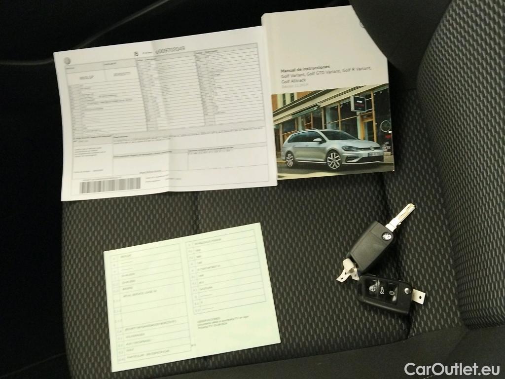 Volkswagen  Golf  VOLKSWAGEN / 2016 / 5P / familiar Last Edition 1.5 TSI 96kW(130CV) Variant #9