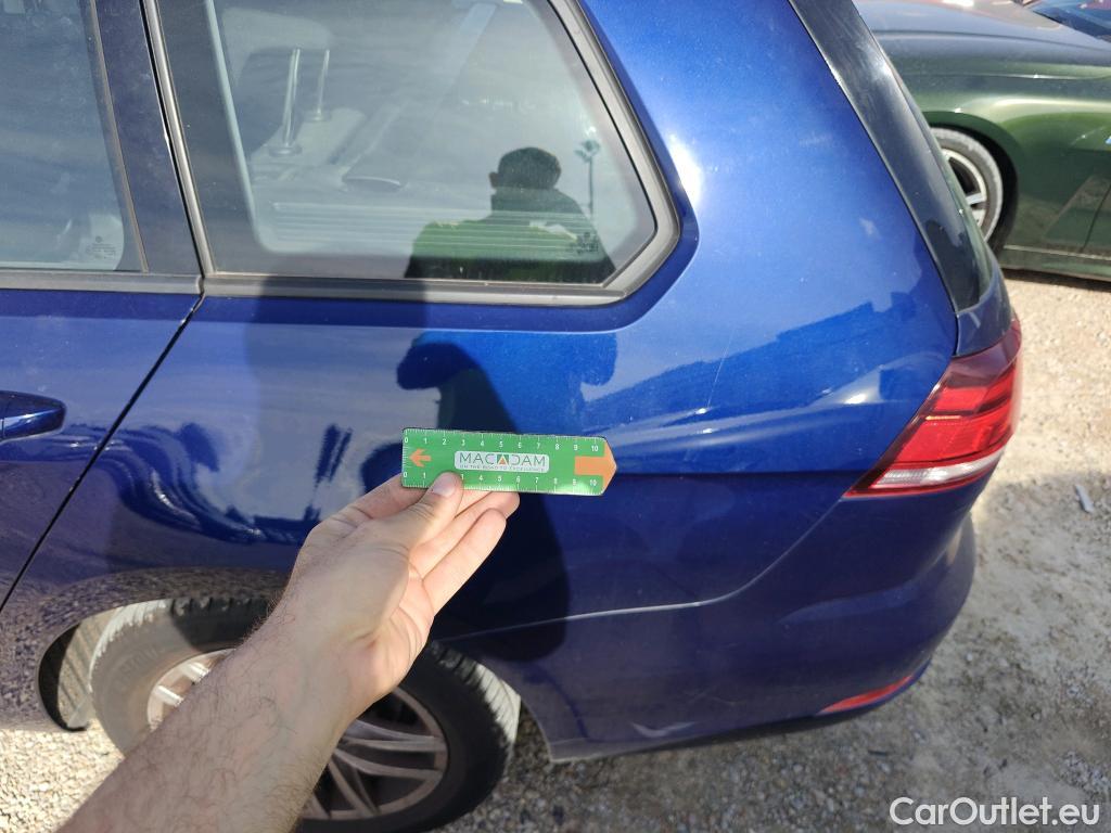  Volkswagen  Golf  VOLKSWAGEN / 2016 / 5P / familiar Last Edition 1.5 TSI 96kW(130CV) Variant #1