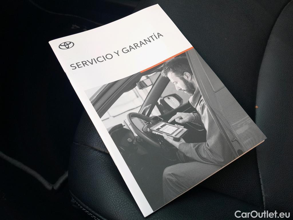 Toyota  RAV4 TOYOTA  / 2018 / 5P / todoterreno 2.5l 220H Luxury #25