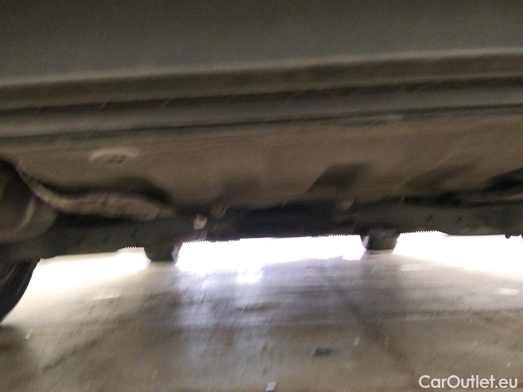 Volkswagen  Golf  VOLKSWAGEN / 2016 / 5P / familiar Last Edition 1.5 TSI 96kW(130CV) Variant #11