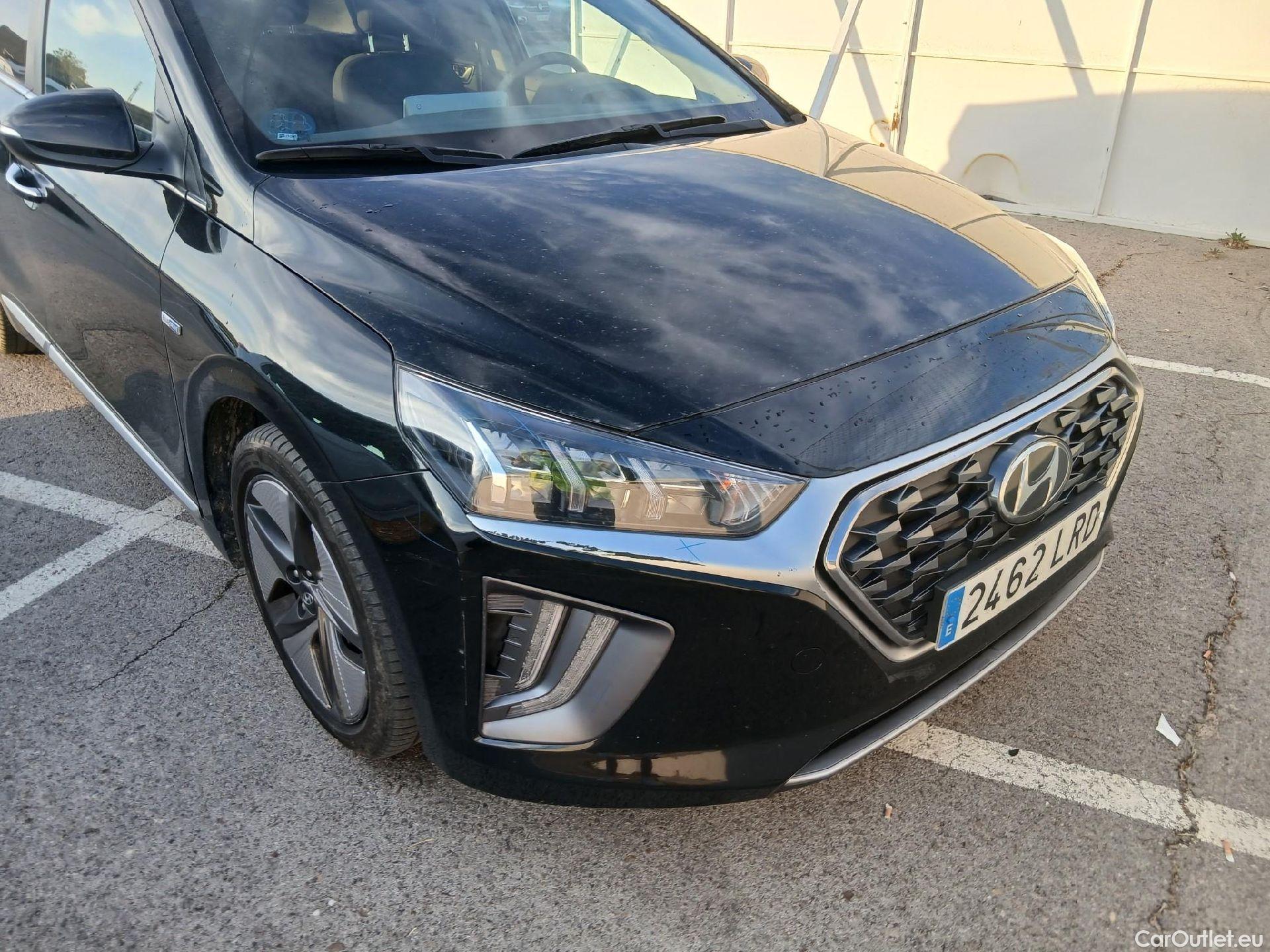 Hyundai   Ioniq HYUNDAI / 2019 / 5P / berlina con portón 1.6 GDI HEV Tecno DCT #10