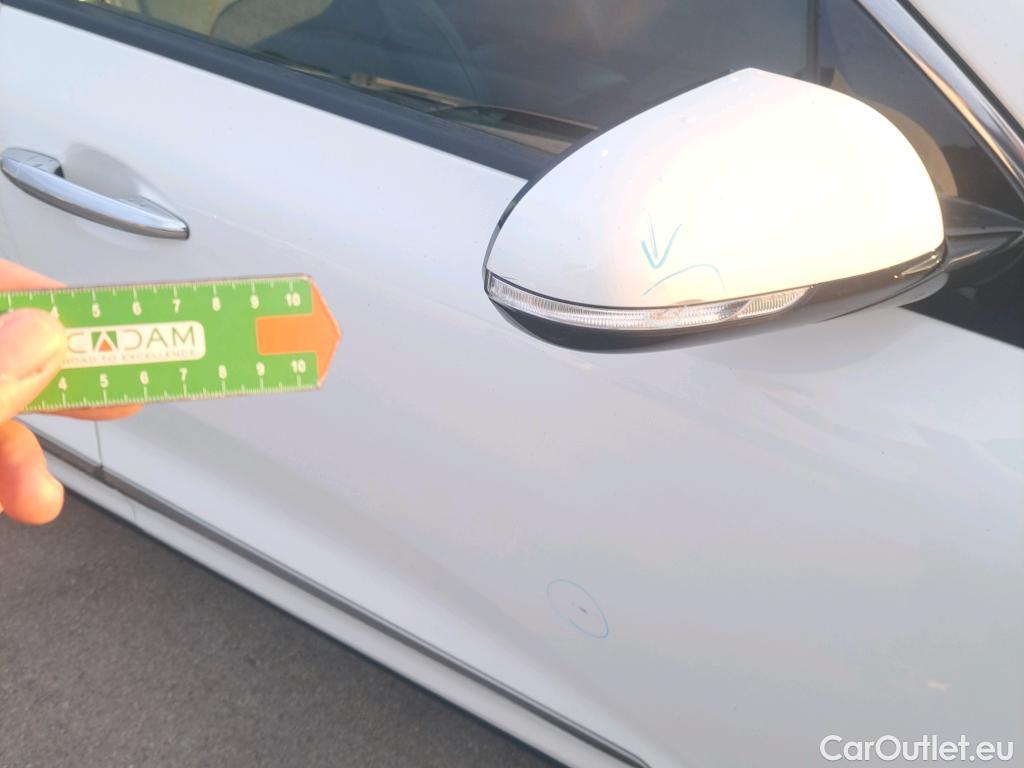 KIA  Niro KIA  / 2019 / 5P / crossover 1.6 GDi PHEV 104kW (141CV) Drive #28