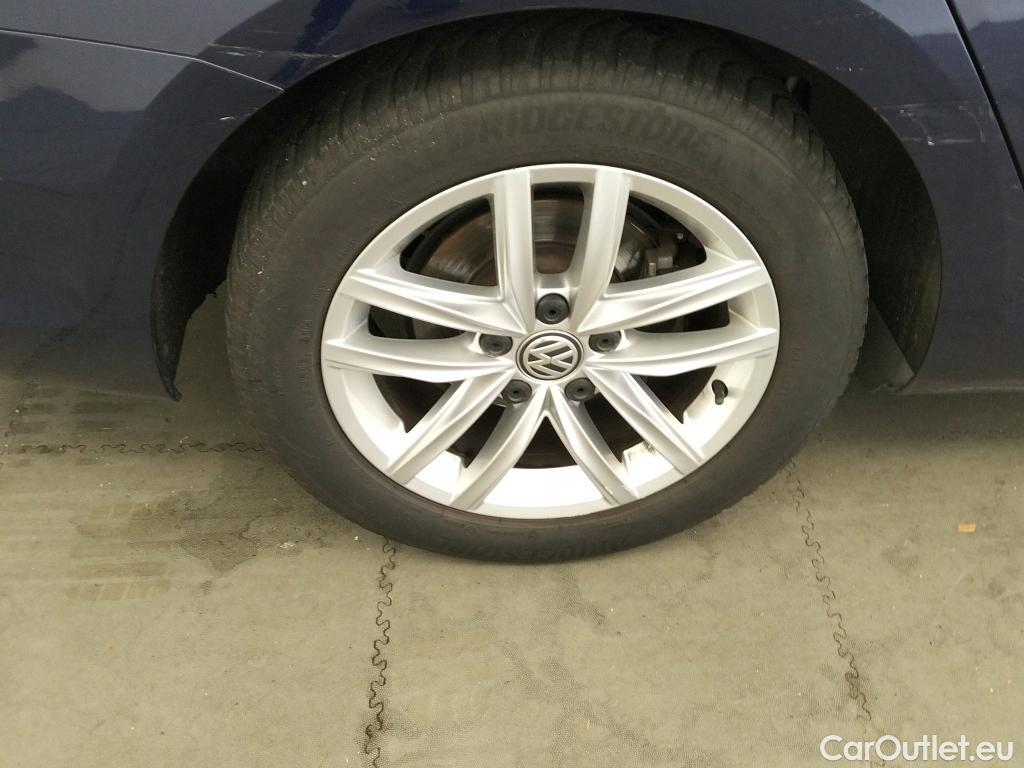 Volkswagen  Golf  VOLKSWAGEN / 2016 / 5P / familiar Last Edition 1.5 TSI 96kW(130CV) Variant #13