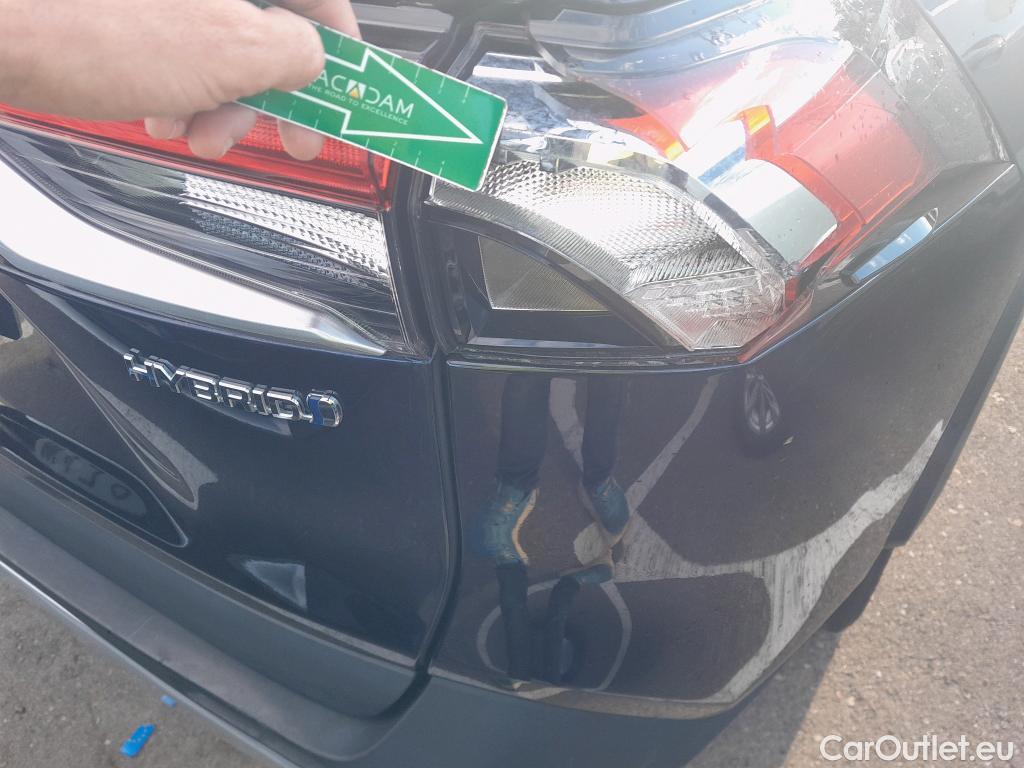 Toyota  RAV4 TOYOTA  / 2018 / 5P / todoterreno 2.5l 220H Luxury #4