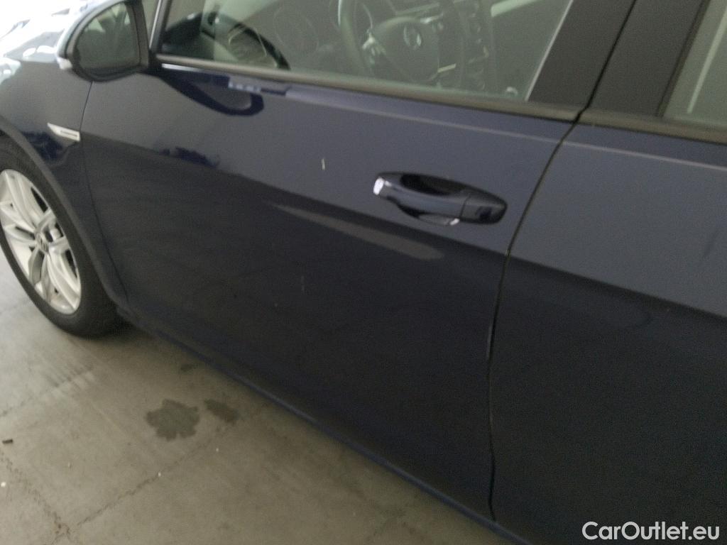 Volkswagen  Golf  VOLKSWAGEN / 2016 / 5P / familiar Last Edition 1.5 TSI 96kW(130CV) Variant #9