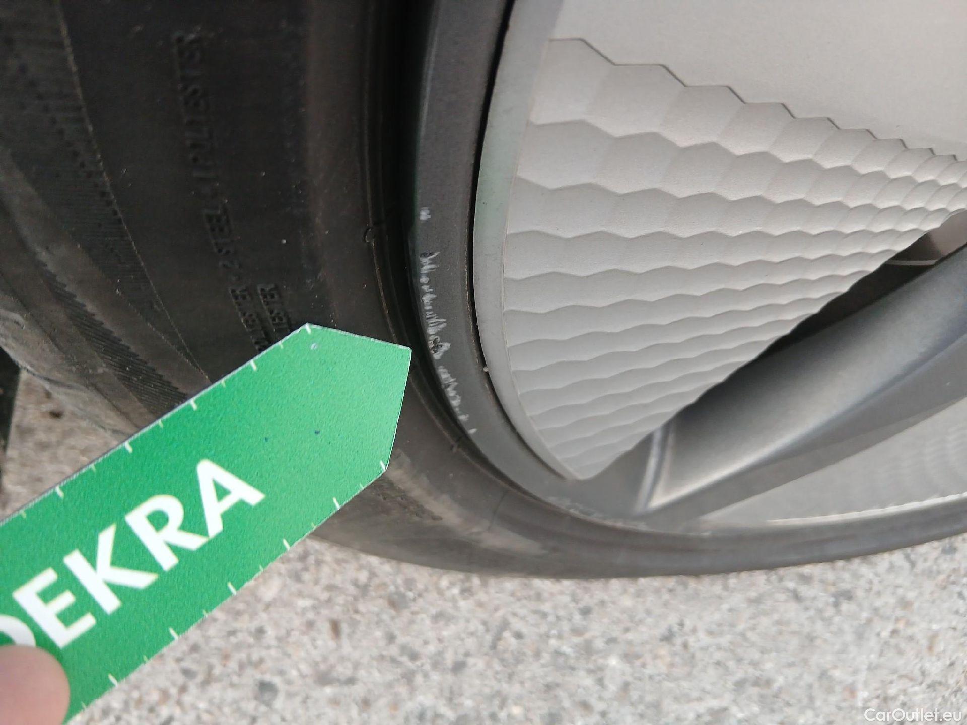 Hyundai   Ioniq HYUNDAI / 2019 / 5P / berlina con portón 1.6 GDI HEV Tecno DCT #8