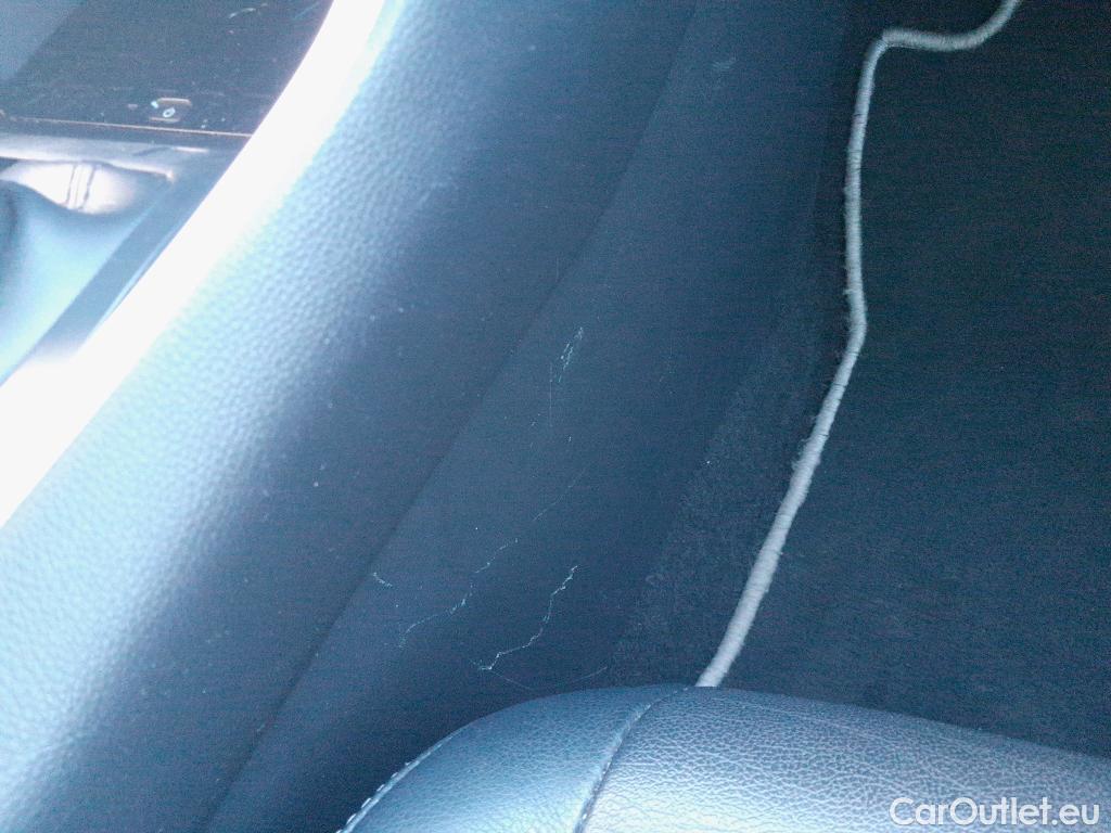 Toyota  RAV4 TOYOTA  / 2018 / 5P / todoterreno 2.5l 220H Luxury #14