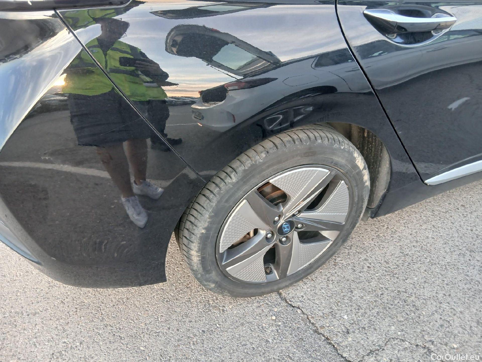 Hyundai   Ioniq HYUNDAI / 2019 / 5P / berlina con portón 1.6 GDI HEV Tecno DCT #5