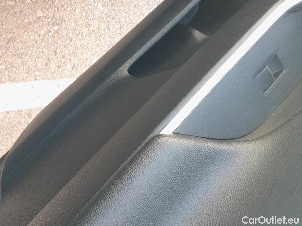 Toyota  RAV4 TOYOTA  / 2018 / 5P / todoterreno 2.5l 220H Luxury #12