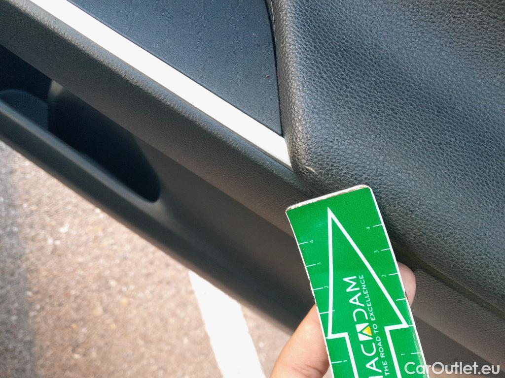 Toyota  RAV4 TOYOTA  / 2018 / 5P / todoterreno 2.5l 220H Luxury #13