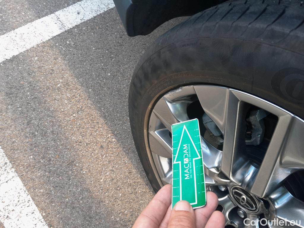 Toyota  RAV4 TOYOTA  / 2018 / 5P / todoterreno 2.5l 220H Luxury #21