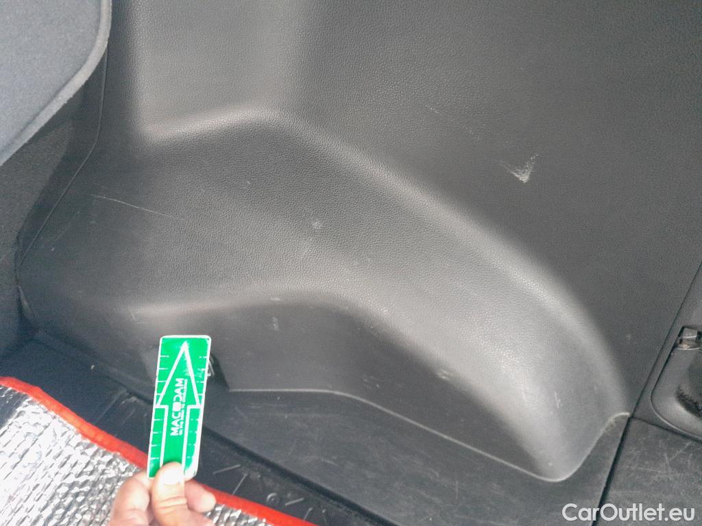 Toyota  RAV4 TOYOTA  / 2018 / 5P / todoterreno 2.5l 220H Luxury #29