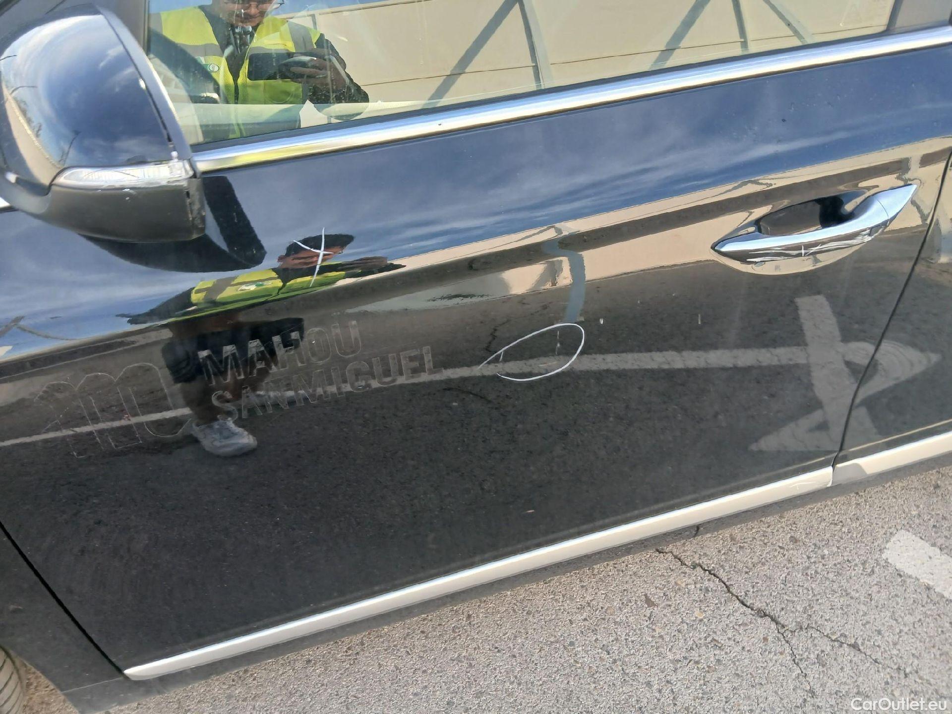 Hyundai   Ioniq HYUNDAI / 2019 / 5P / berlina con portón 1.6 GDI HEV Tecno DCT #25