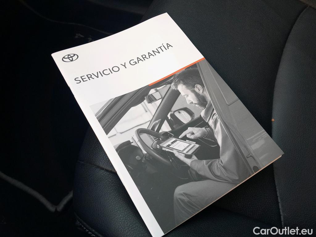 Toyota  RAV4 TOYOTA  / 2018 / 5P / todoterreno 2.5l 220H Luxury #24