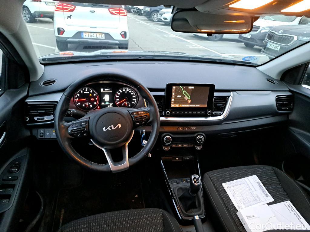 KIA  STONIC KIA  / 2017 / 5P / todoterreno 1.0 T-GDi 88kW (120CV) MHEV iMT Drive #3