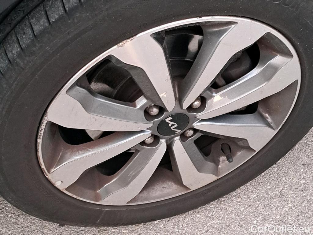 KIA  STONIC KIA  / 2017 / 5P / todoterreno 1.0 T-GDi 88kW (120CV) MHEV iMT Drive #2