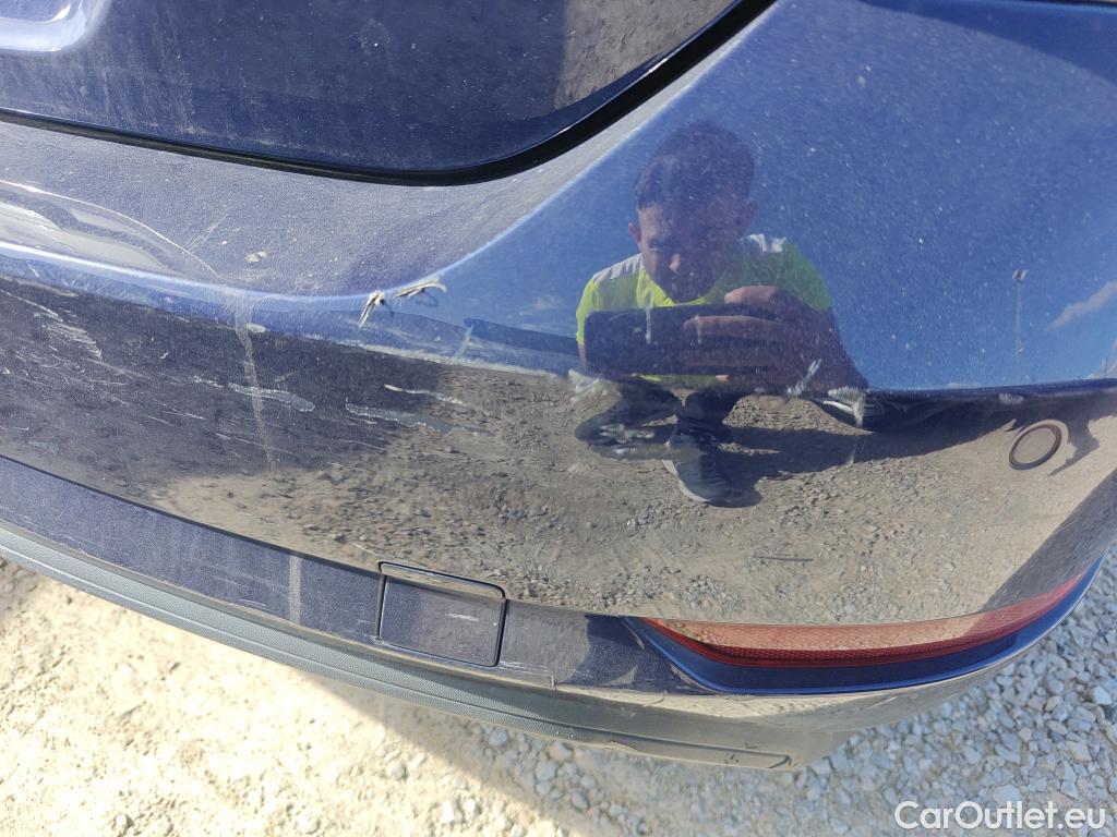  Volkswagen  Golf  VOLKSWAGEN / 2016 / 5P / familiar Last Edition 1.5 TSI 96kW(130CV) Variant #37