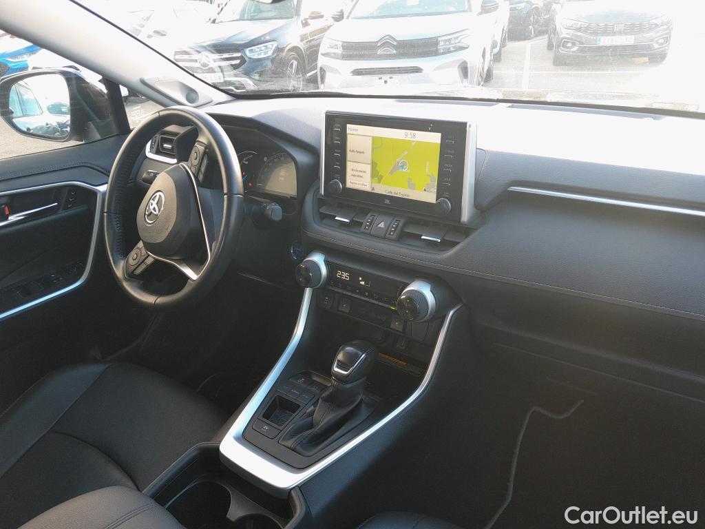 Toyota  RAV4 TOYOTA  / 2018 / 5P / todoterreno 2.5l 220H Luxury #3