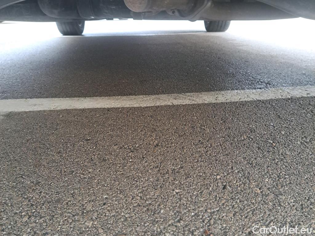 KIA  Niro KIA  / 2019 / 5P / crossover 1.6 GDi PHEV 104kW (141CV) Drive #11