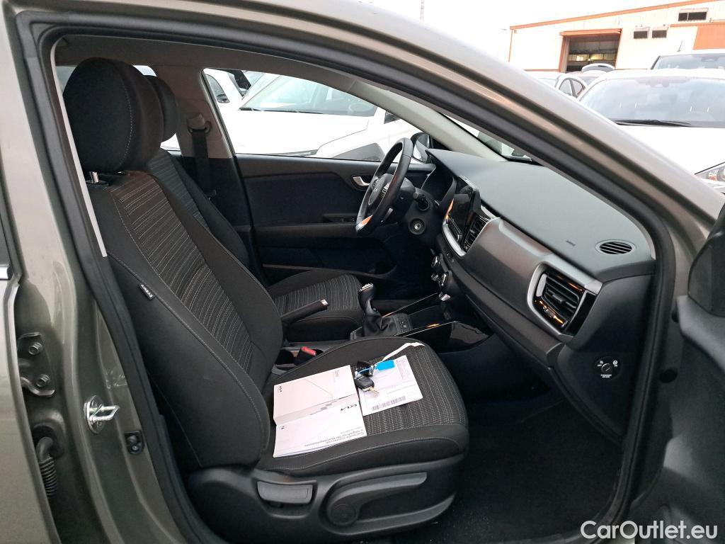 KIA  STONIC KIA  / 2017 / 5P / todoterreno 1.0 T-GDi 88kW (120CV) MHEV iMT Drive #6